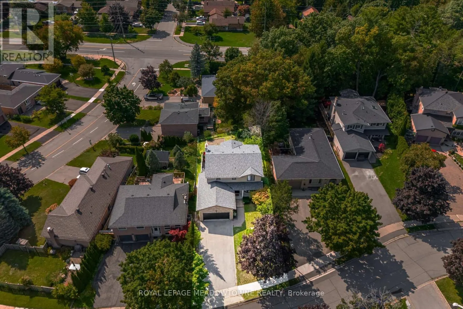 6 HOLLIS CRESCENT