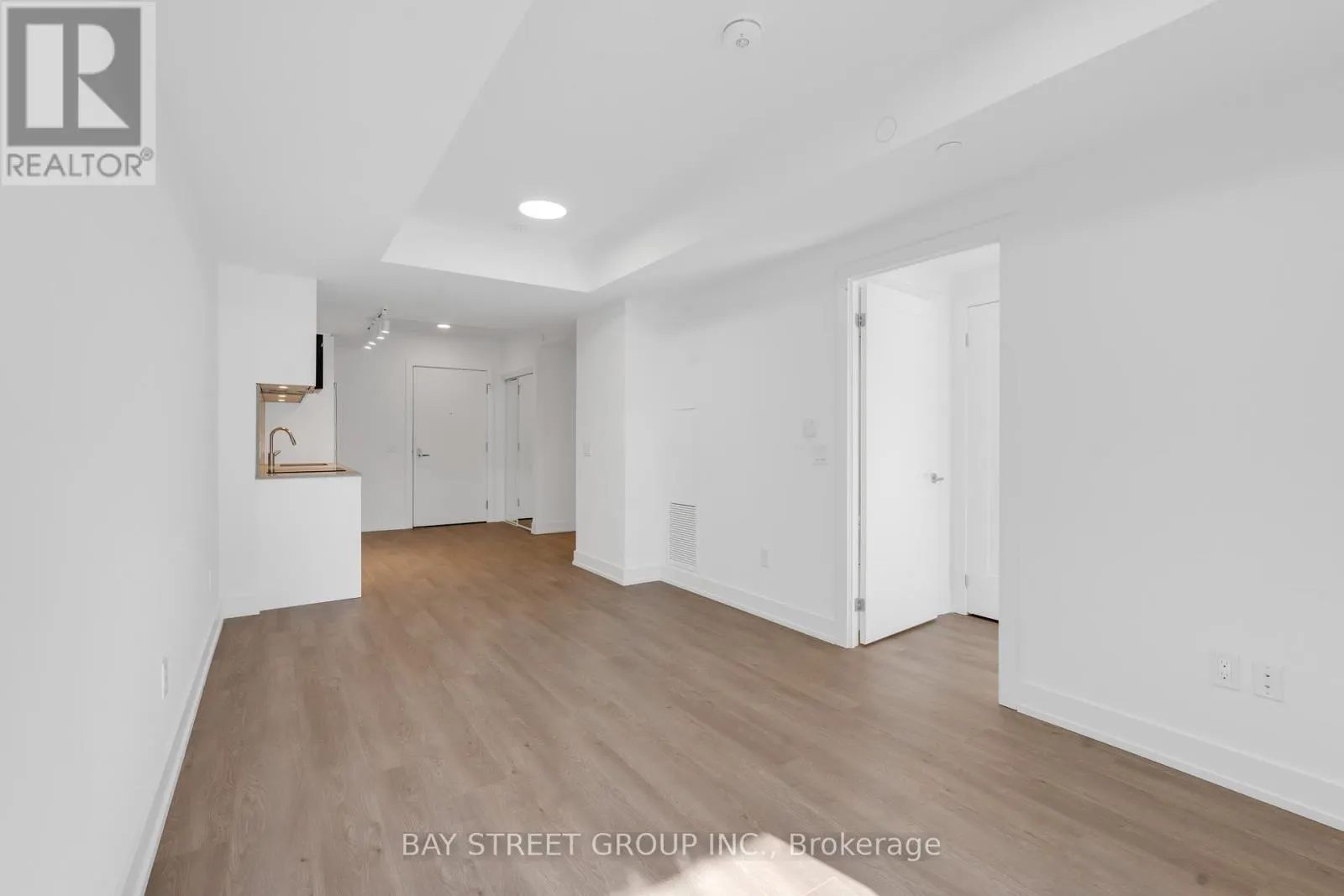 8 CEDARLAND DRIVE