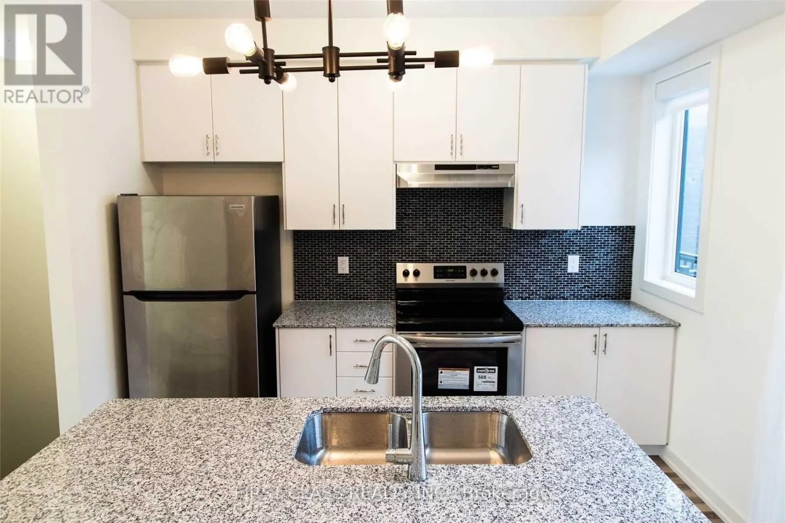 26 - 370 RED MAPLE ROAD