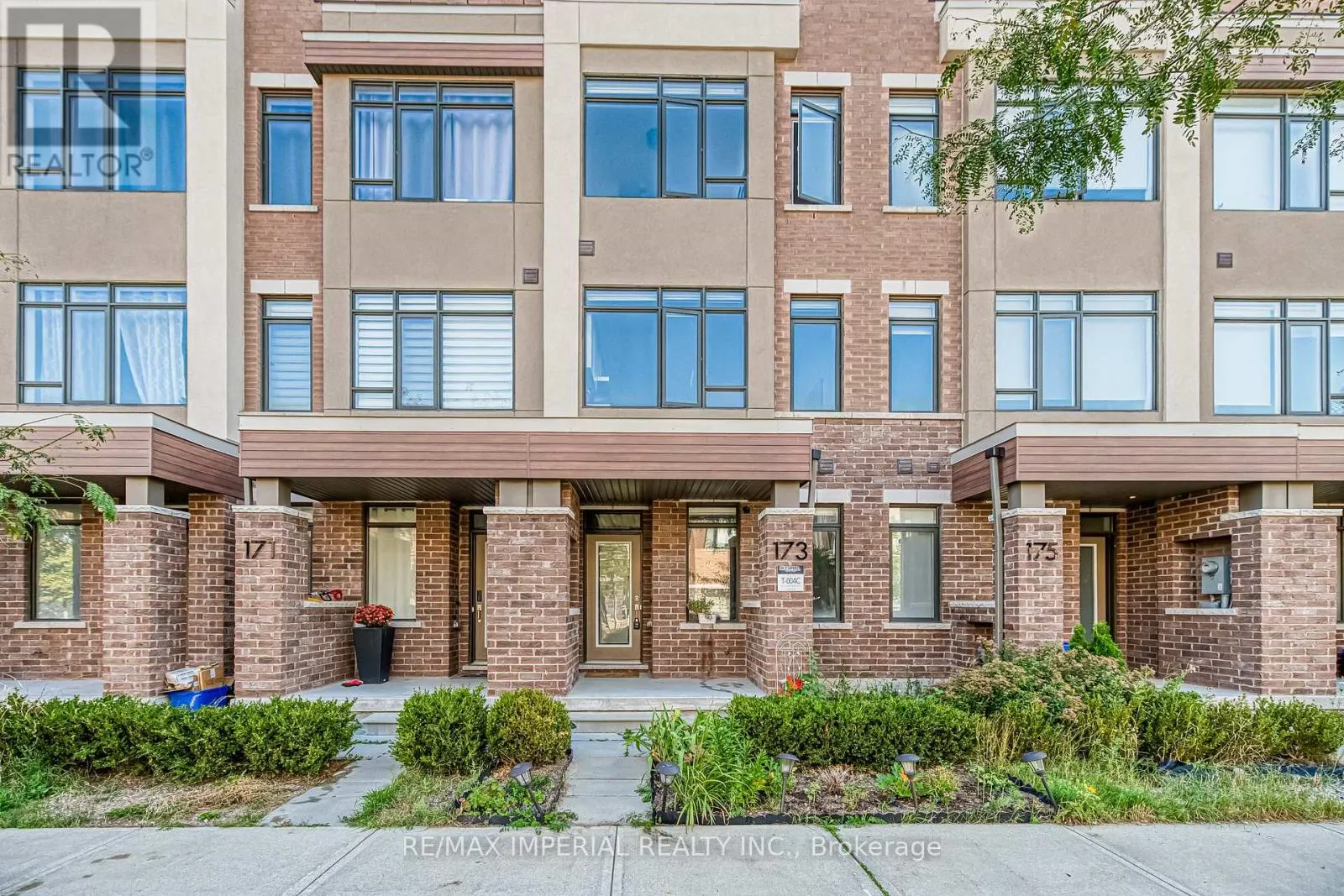 173 SALTERTON CIRCLE