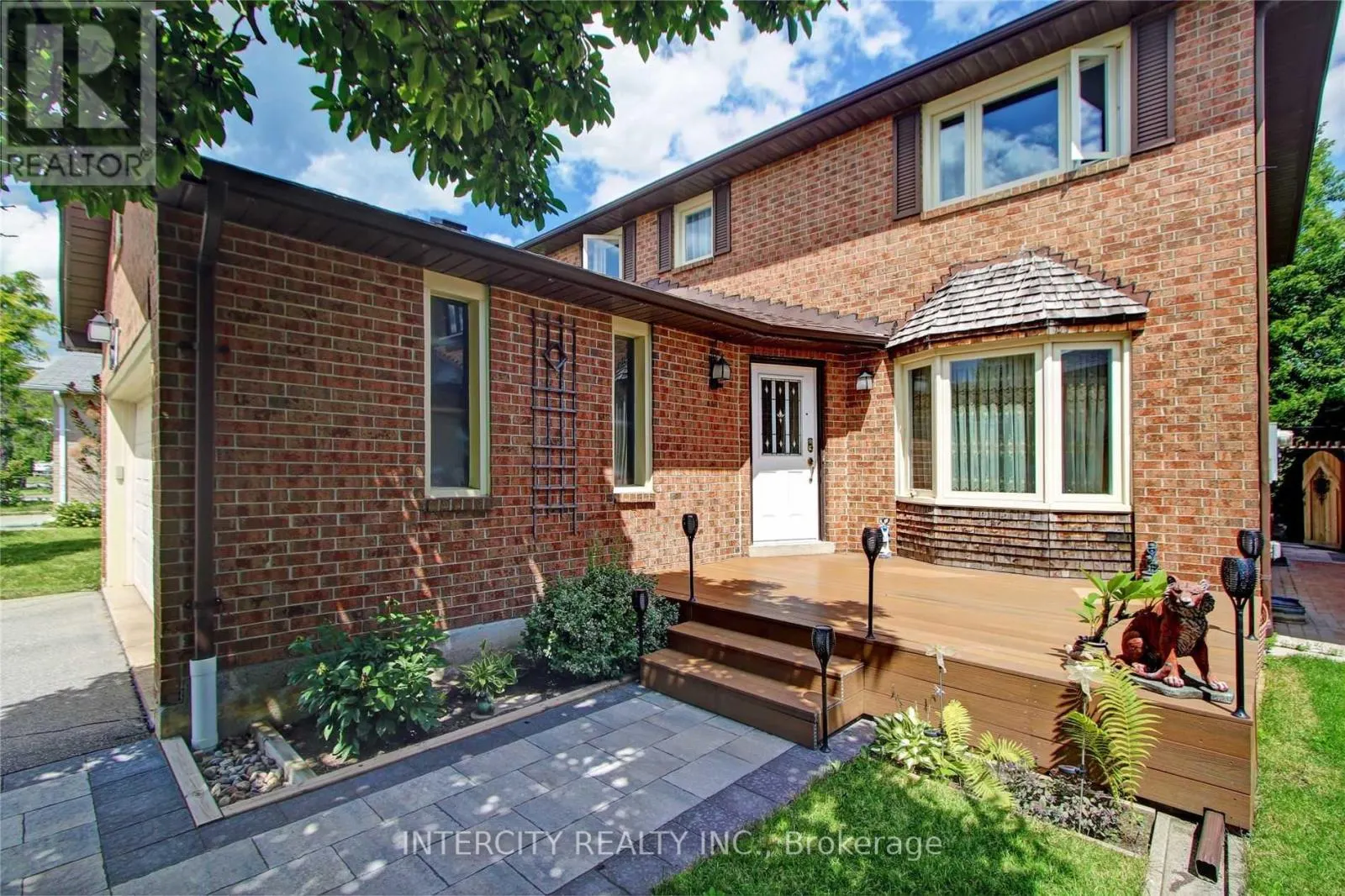 85 HOUSEMAN CRESCENT