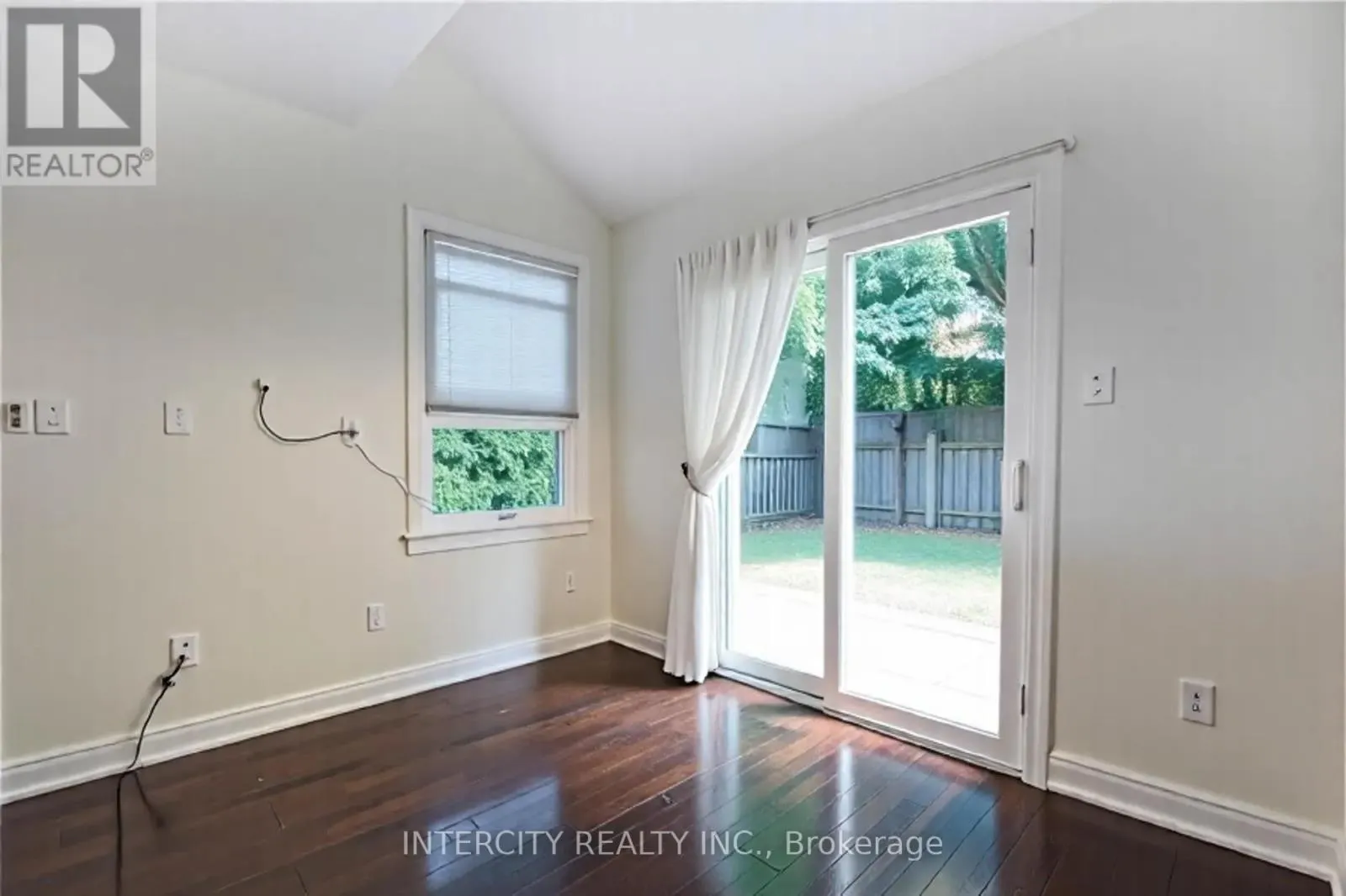 85 HOUSEMAN CRESCENT