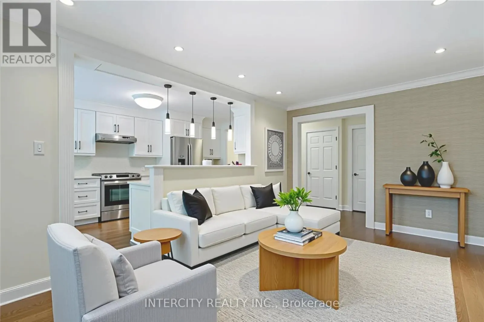 85 HOUSEMAN CRESCENT