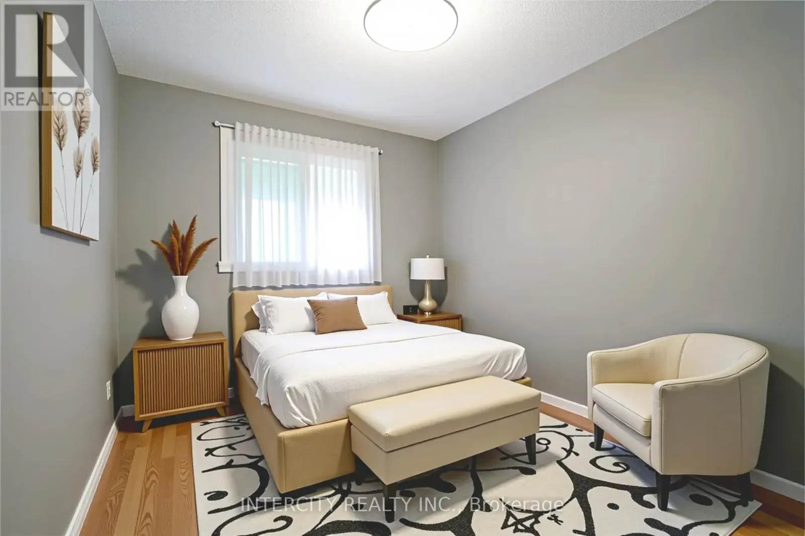 85 HOUSEMAN CRESCENT