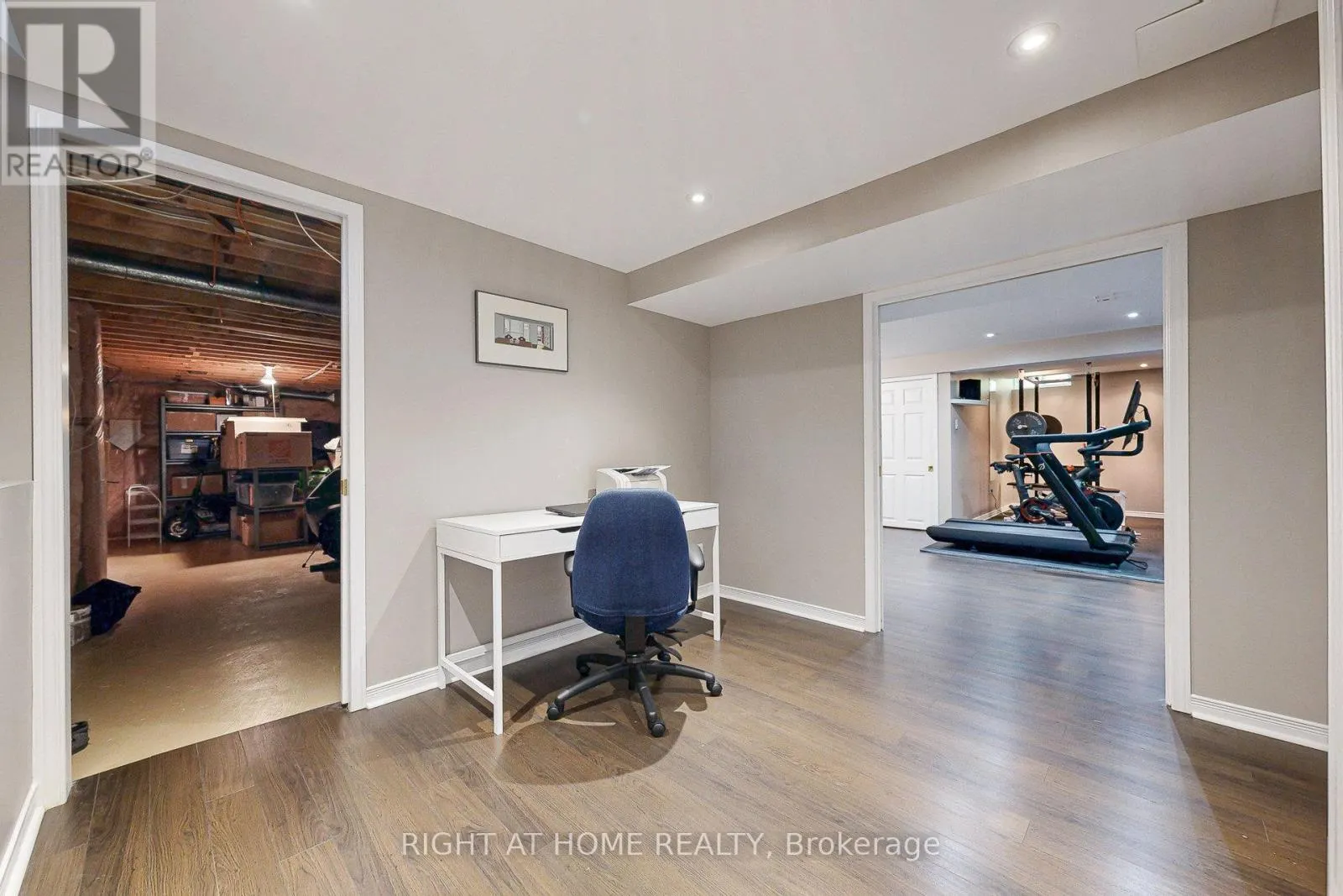 8 LOCKRIDGE AVENUE
