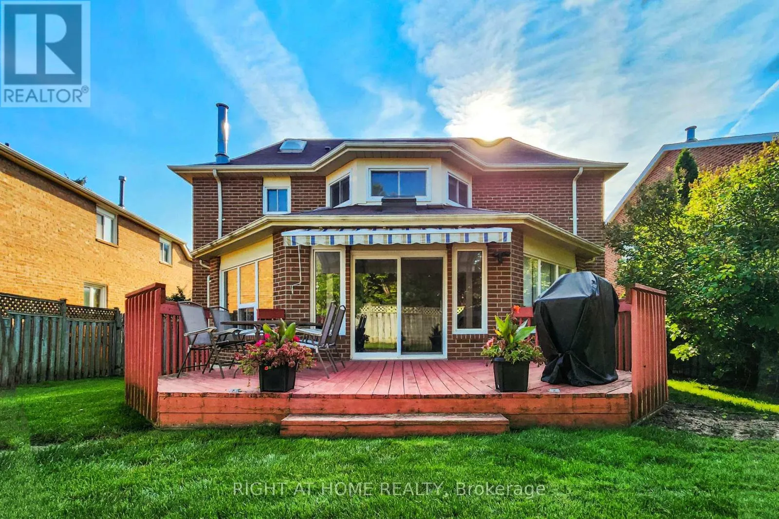 8 LOCKRIDGE AVENUE