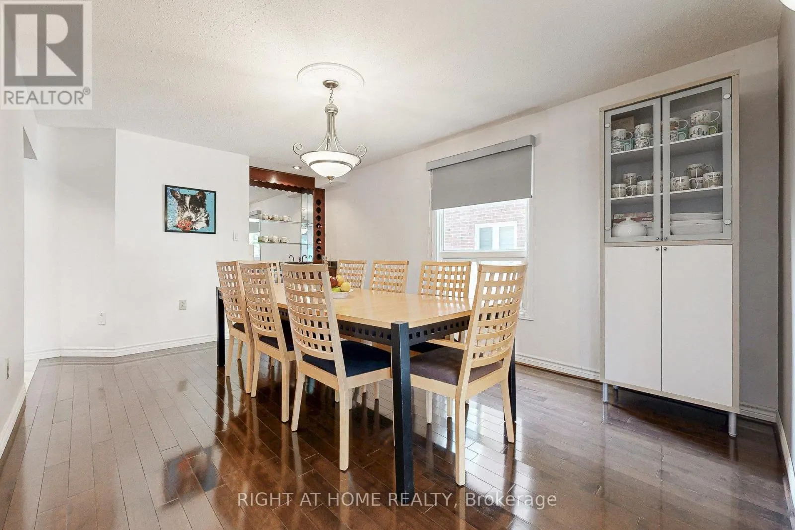 8 LOCKRIDGE AVENUE