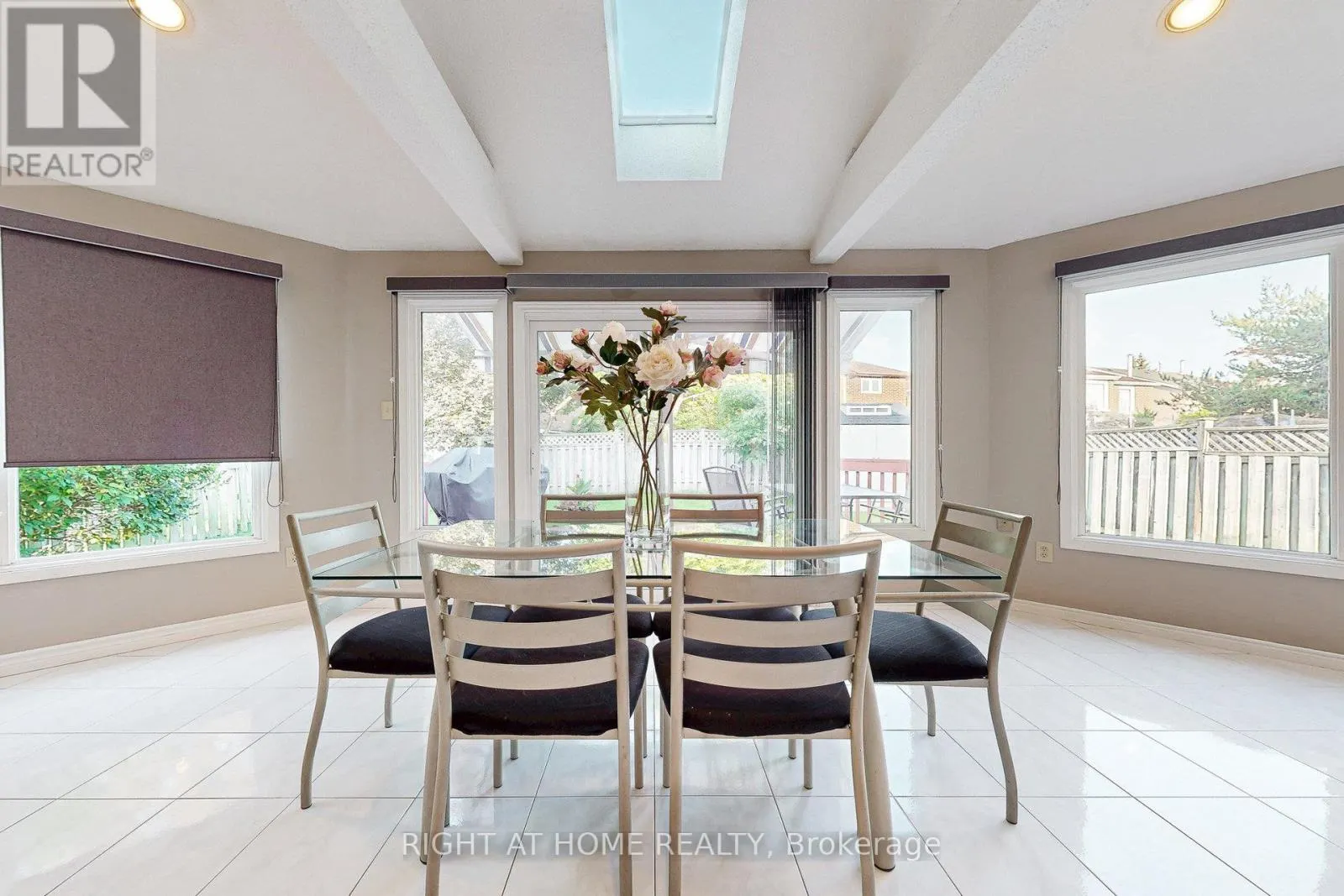 8 LOCKRIDGE AVENUE