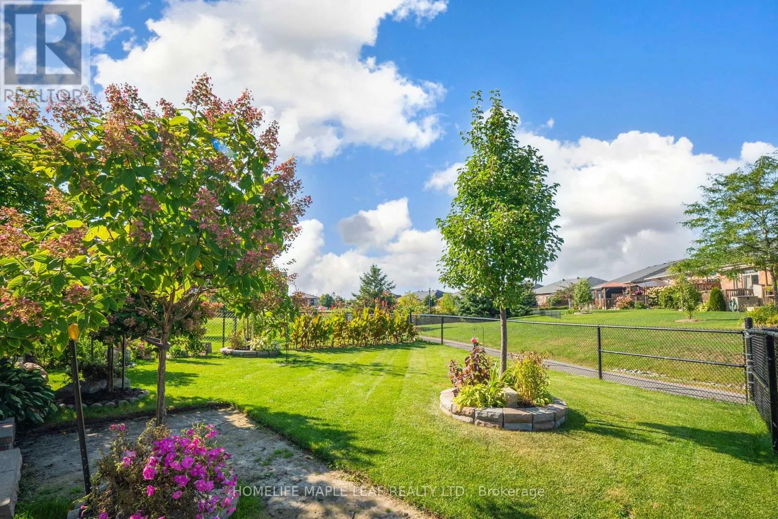 126 KINGSMERE CRESCENT