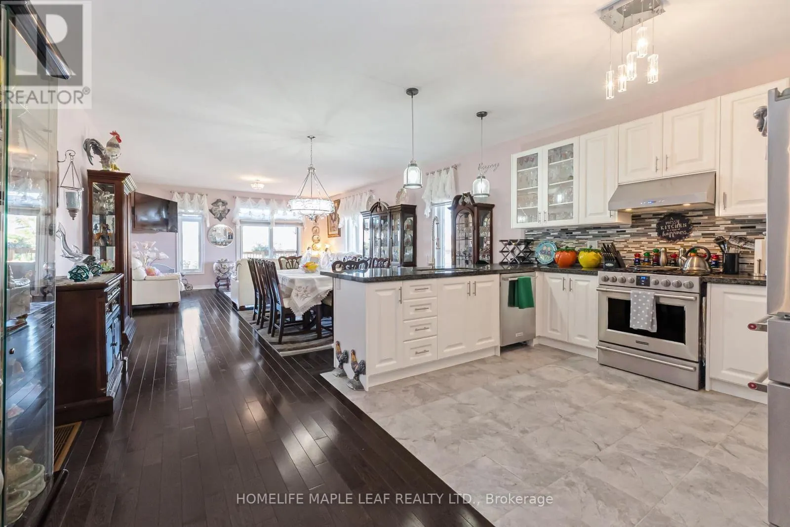 126 KINGSMERE CRESCENT