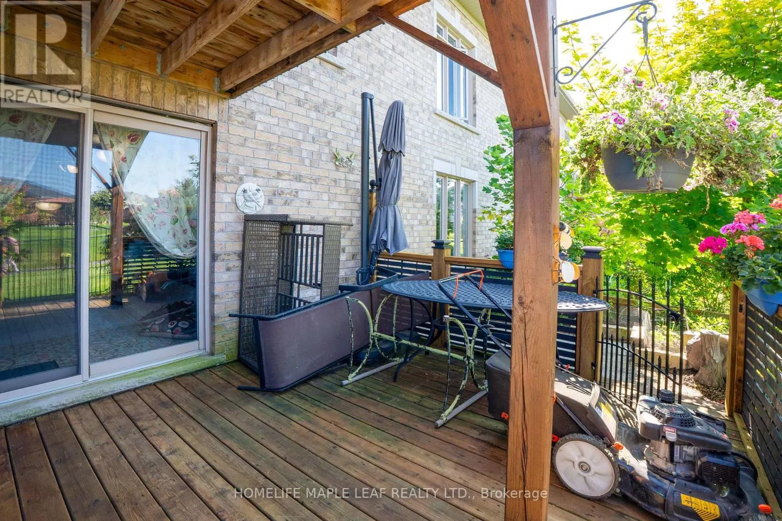 126 KINGSMERE CRESCENT