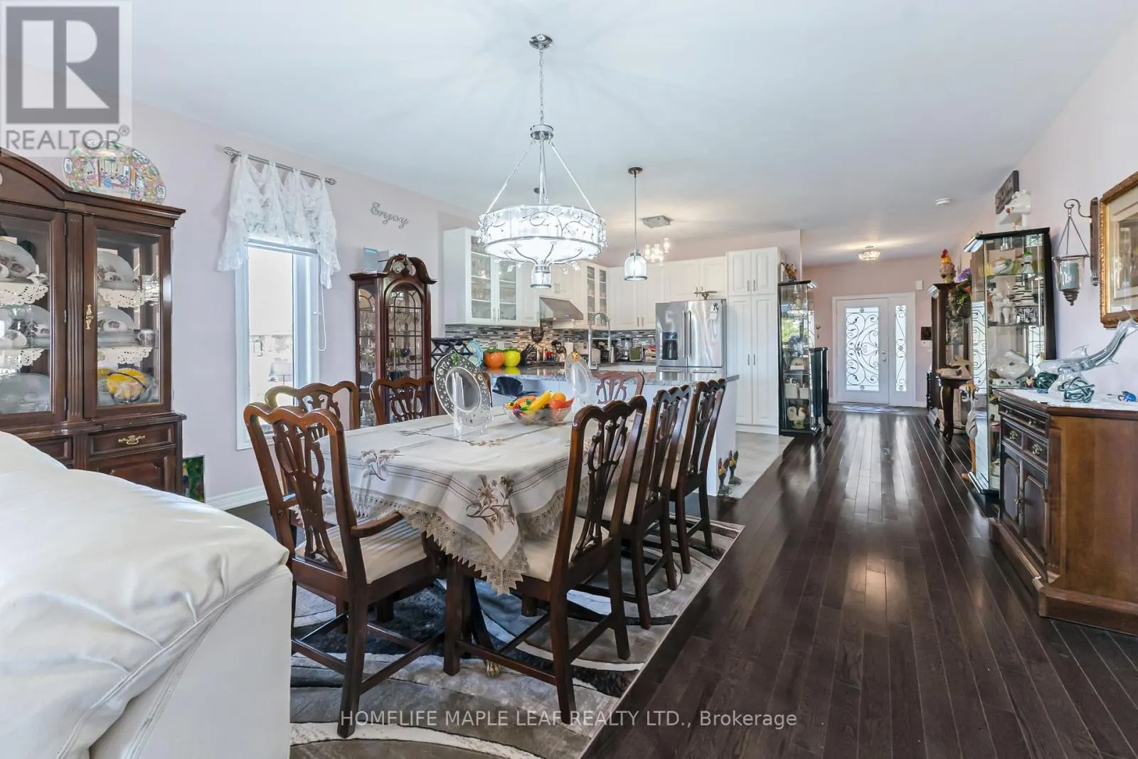 126 KINGSMERE CRESCENT