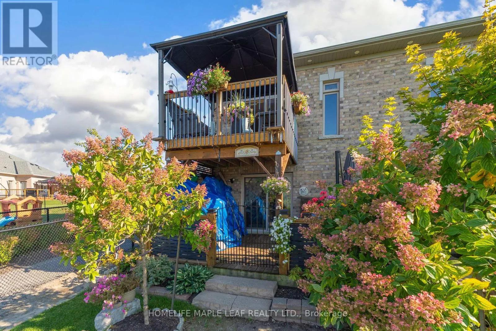 126 KINGSMERE CRESCENT