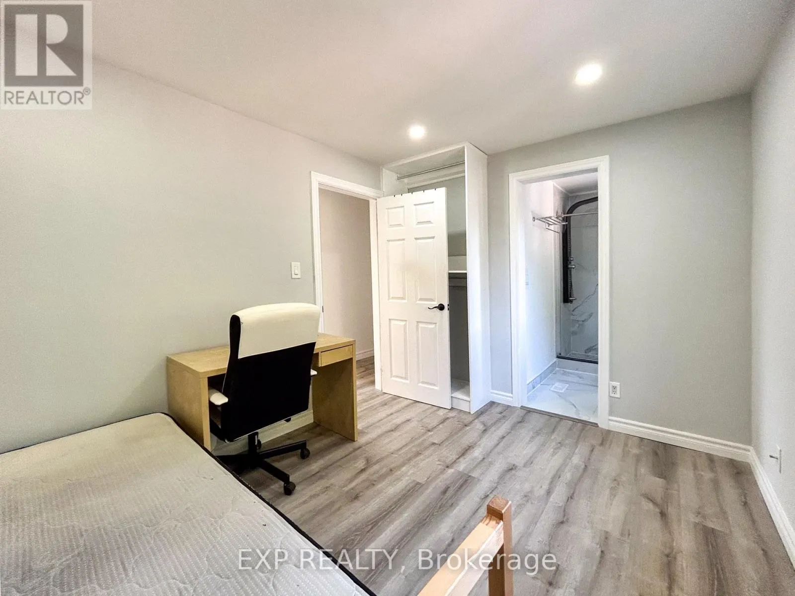 295 TAYLOR MILLS DRIVE S