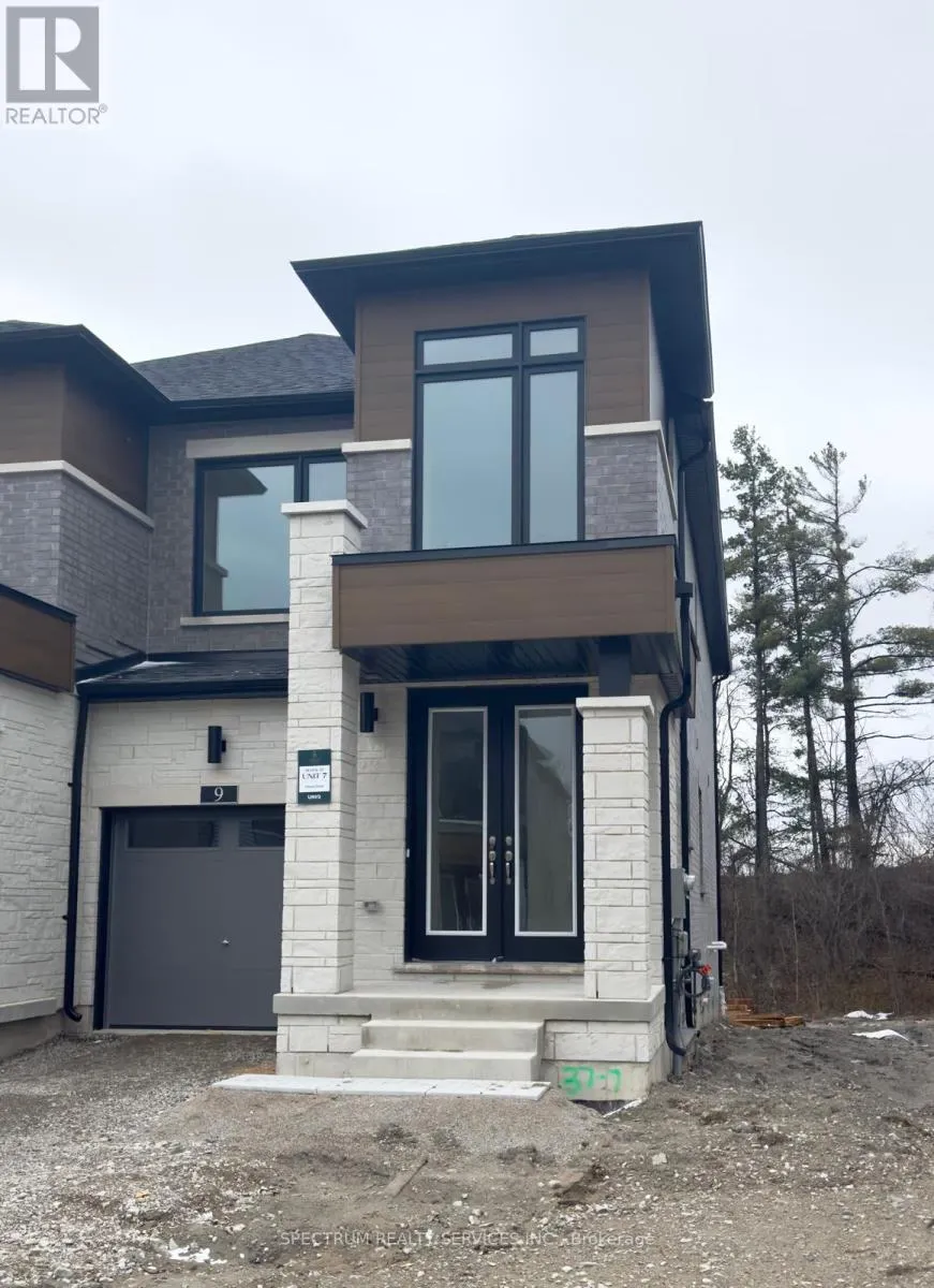 BLOCK 37 UNIT 7 - 9 RUMI COURT