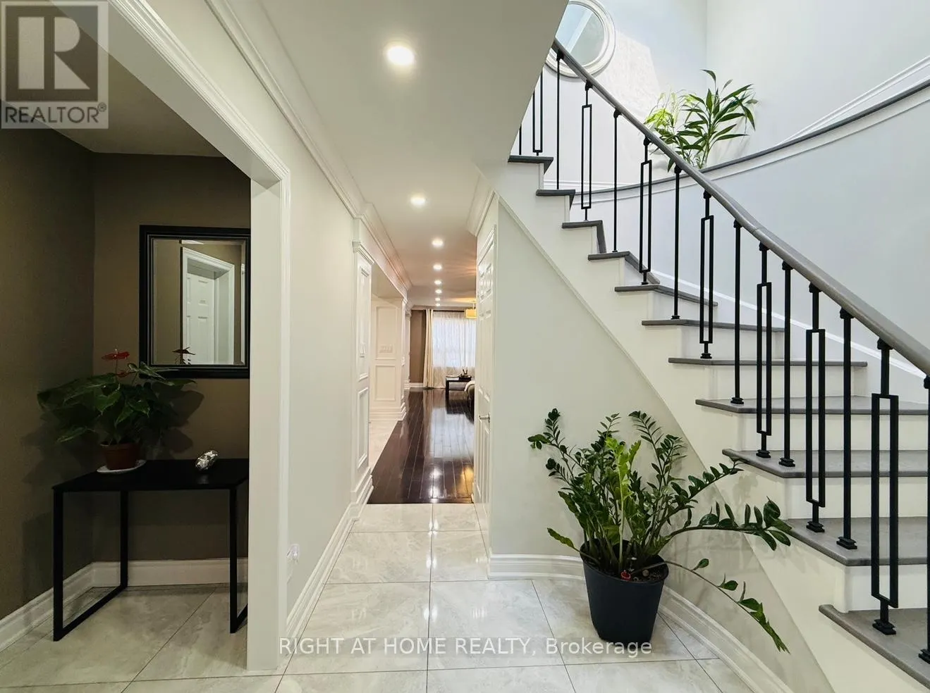 96 IRENEMOUNT CRESCENT