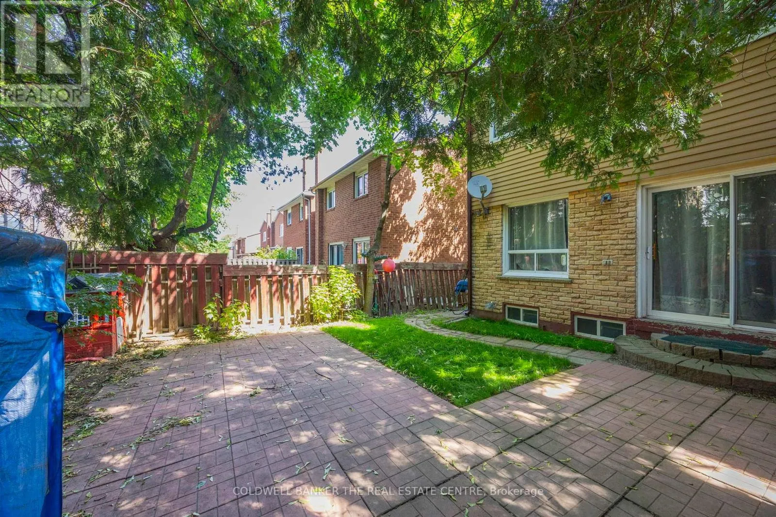 23 RIVIERA DRIVE W