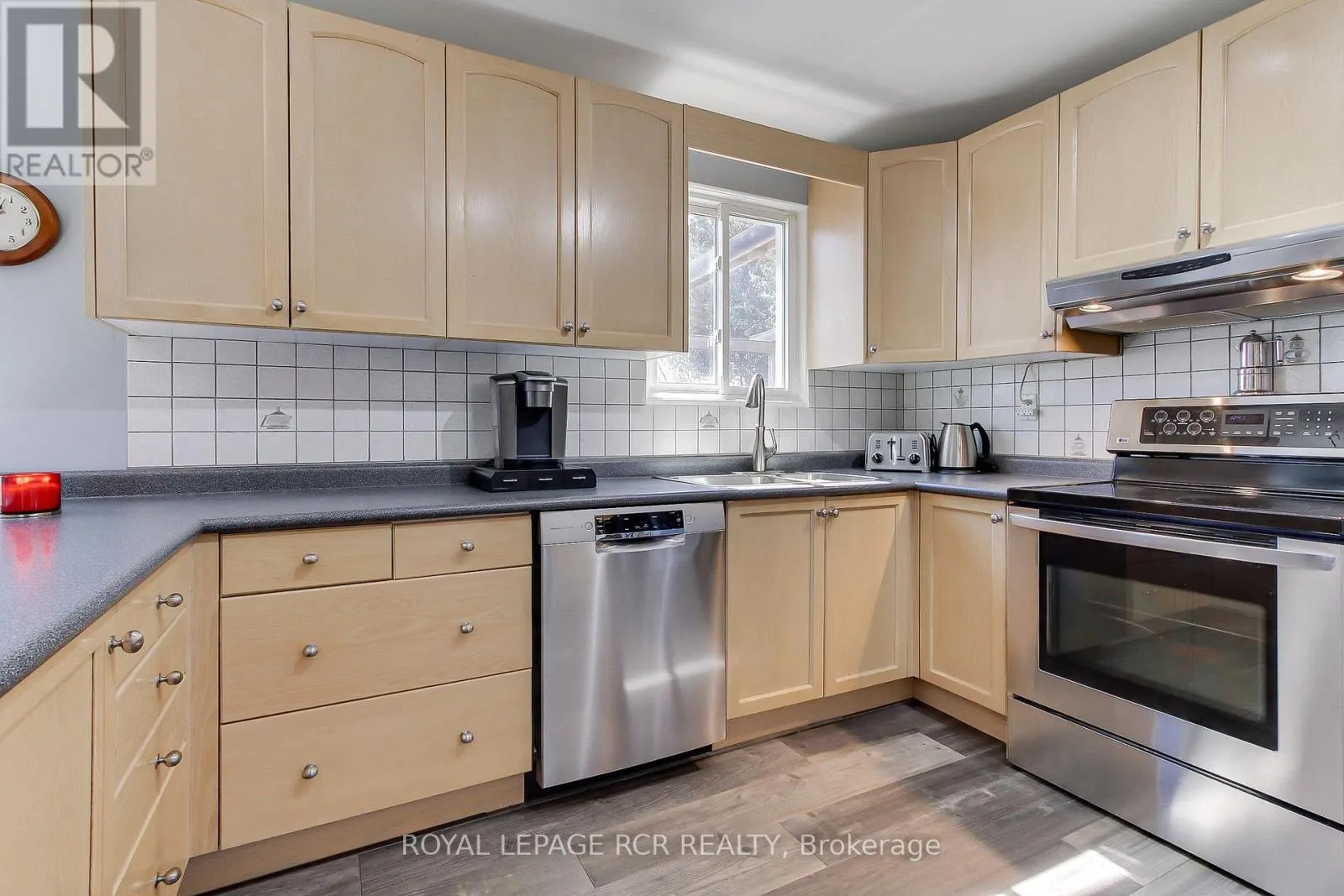 6 BUCE AVENUE