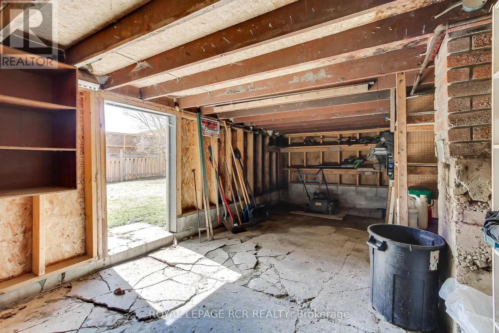 6 BUCE AVENUE