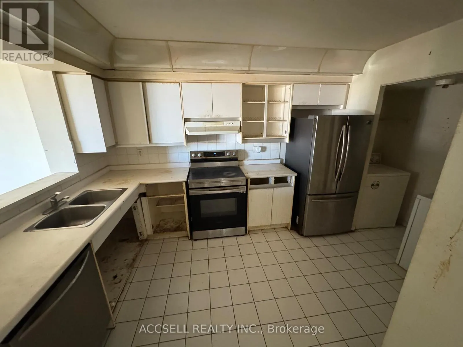 1206 - 120 PROMENADE CIRCLE