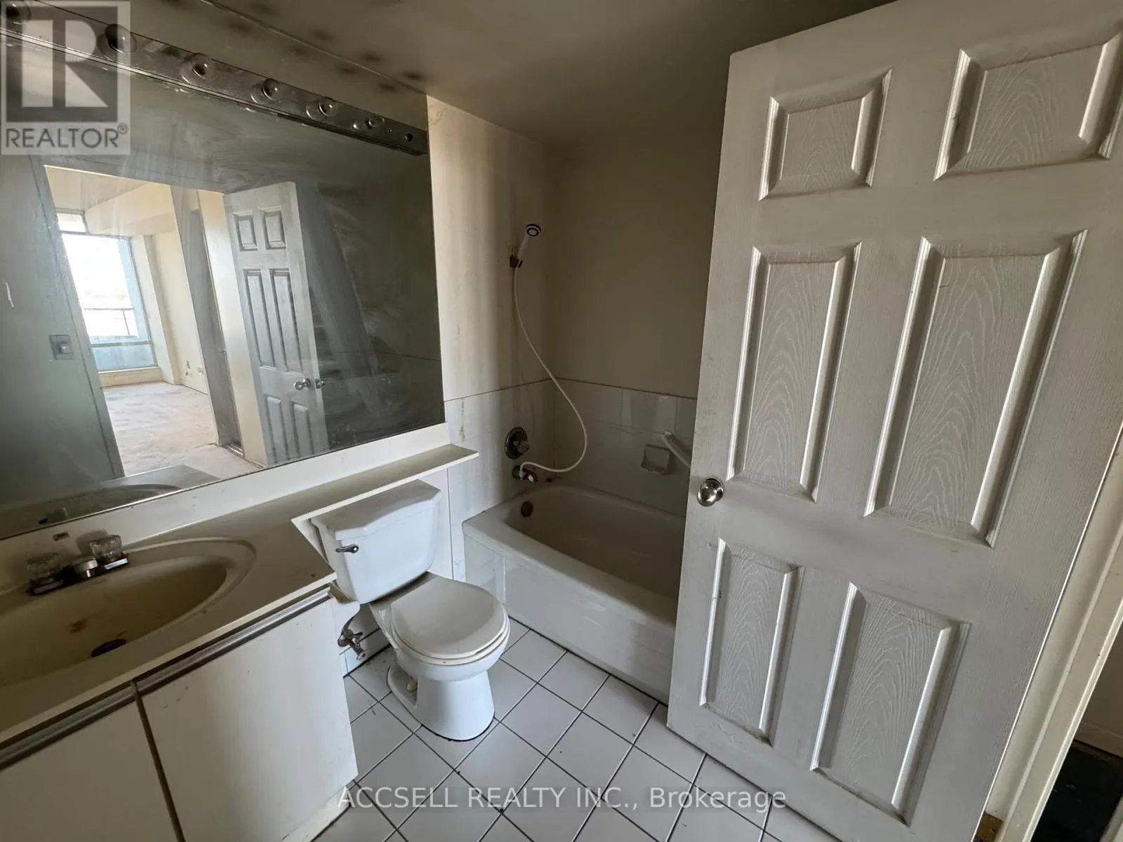 1206 - 120 PROMENADE CIRCLE