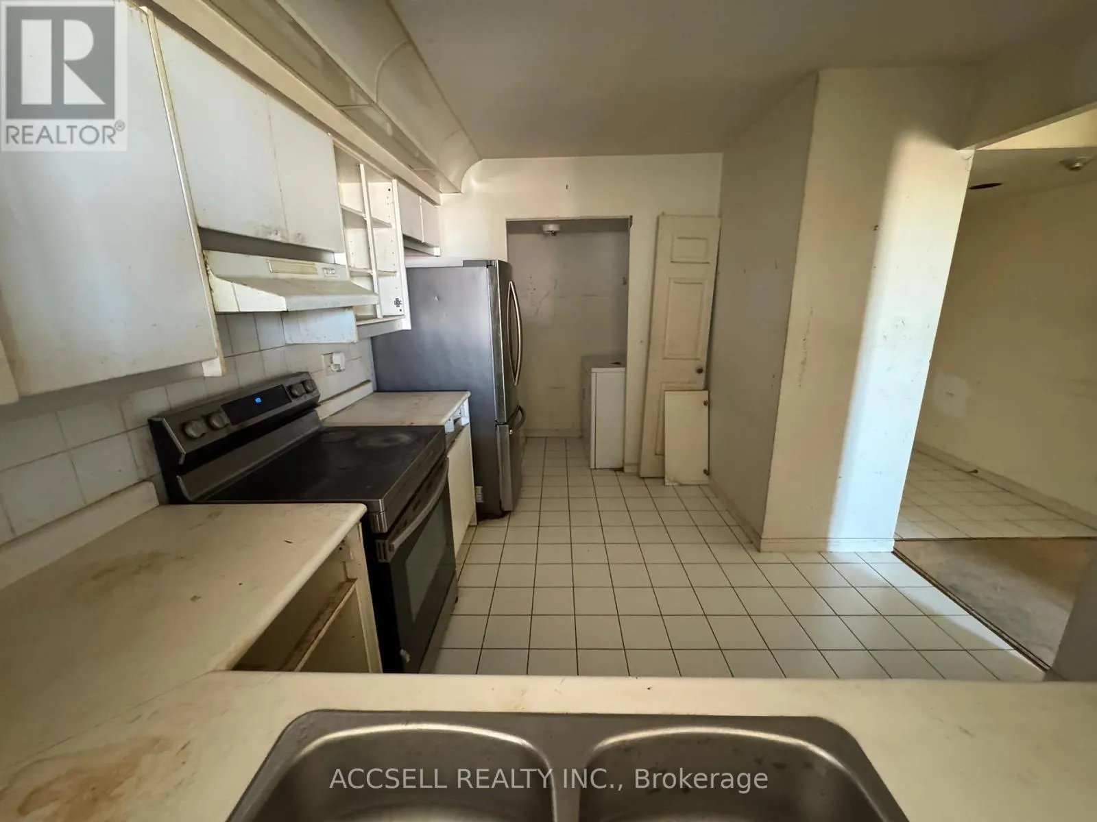 1206 - 120 PROMENADE CIRCLE