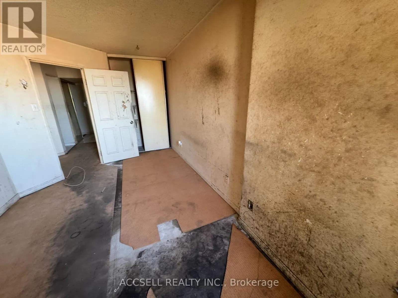 1206 - 120 PROMENADE CIRCLE