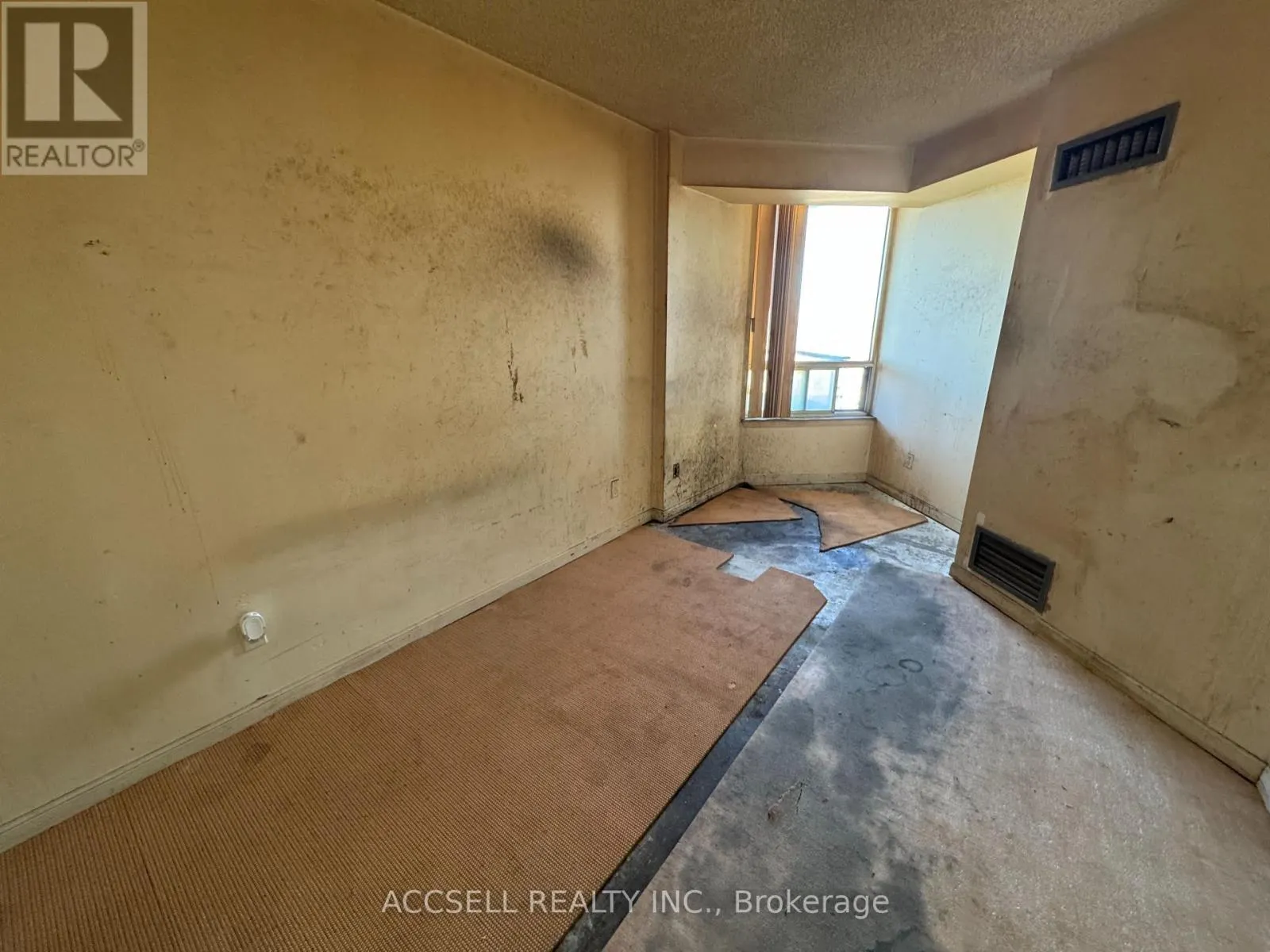 1206 - 120 PROMENADE CIRCLE