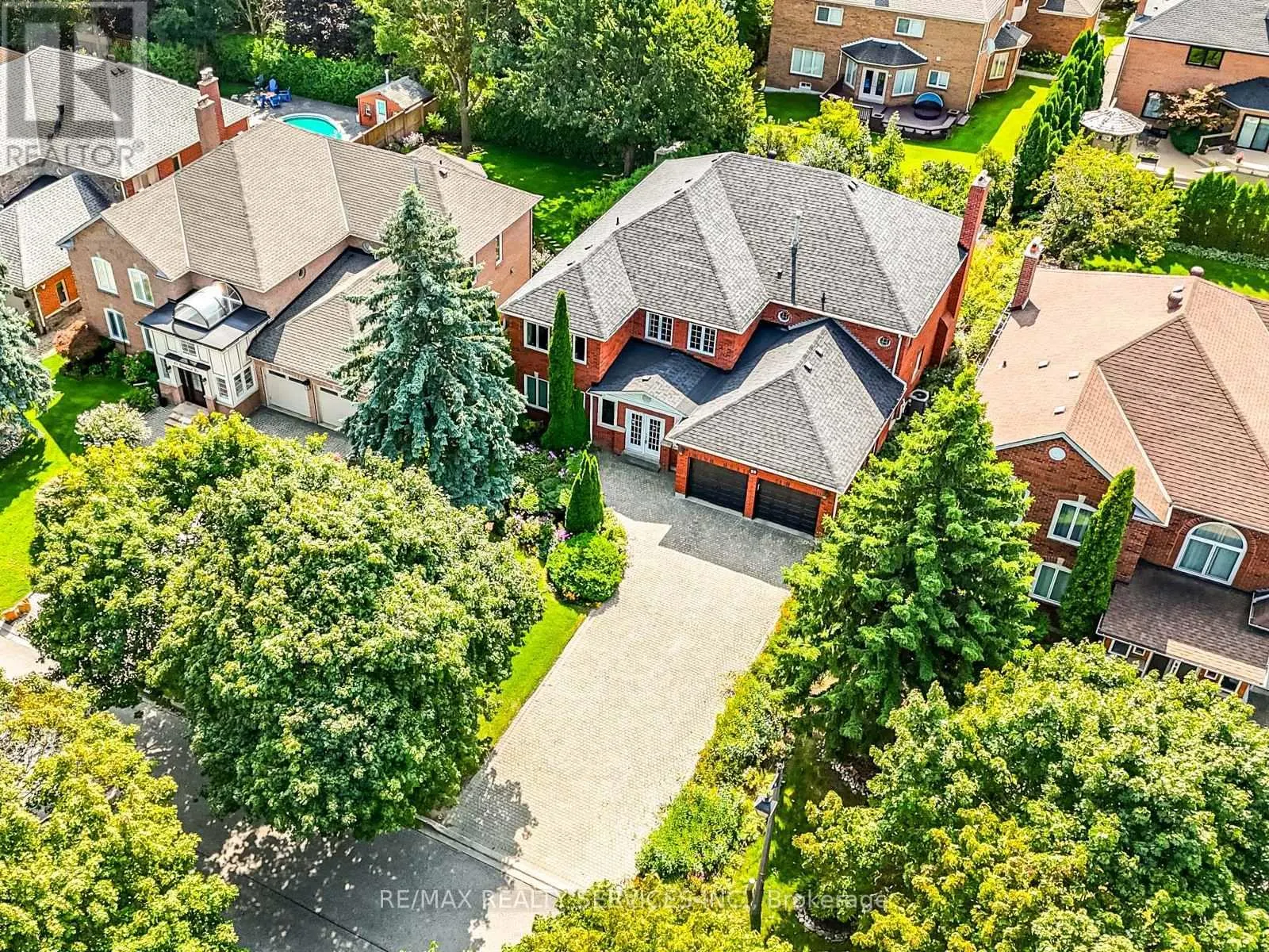 59 CHADWICK CRESCENT