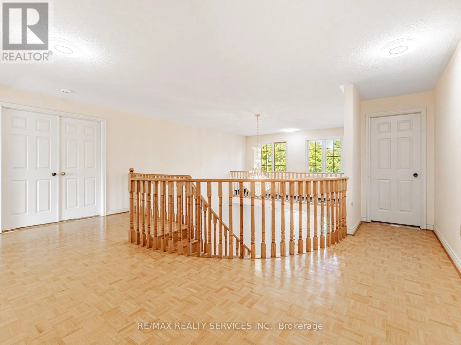 59 CHADWICK CRESCENT