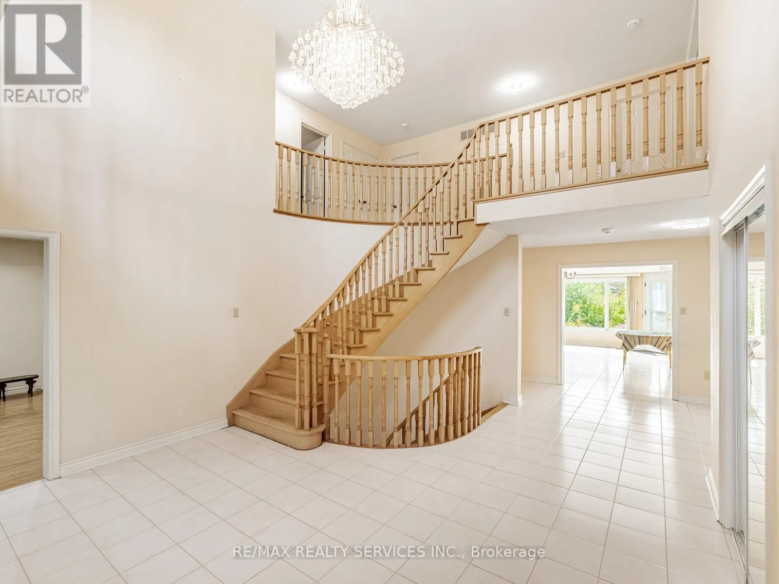59 CHADWICK CRESCENT