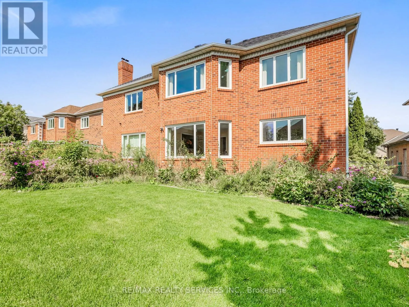 59 CHADWICK CRESCENT