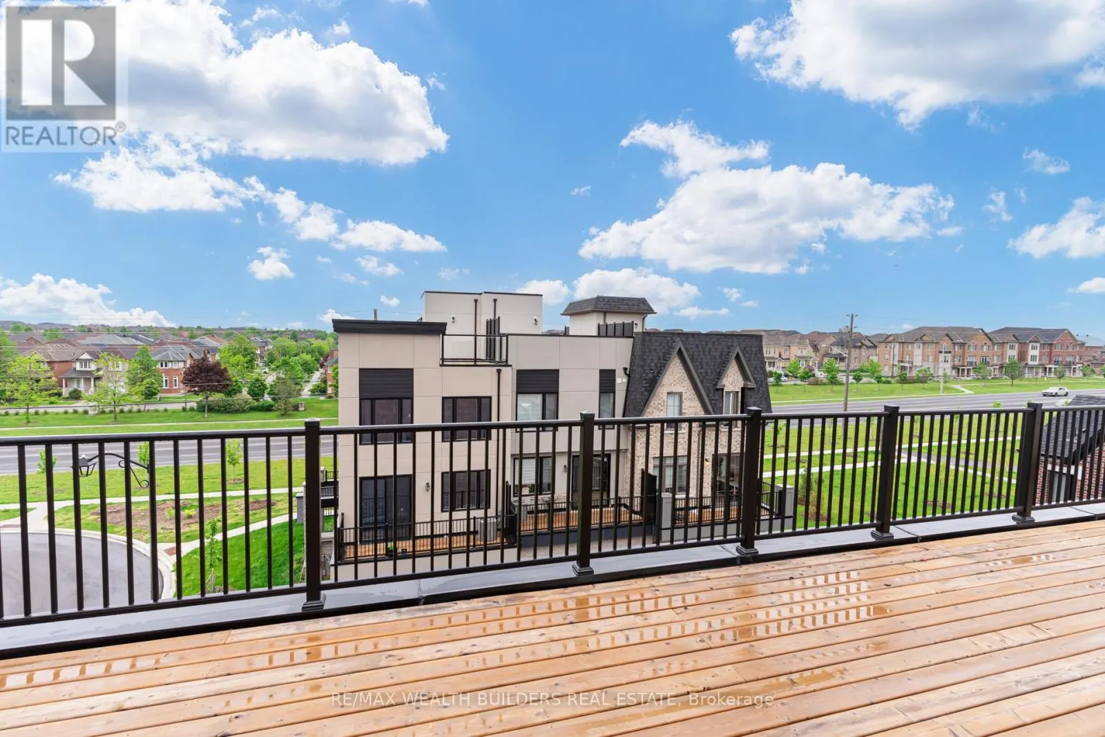 31 WILLIAM SHEARN CRESCENT