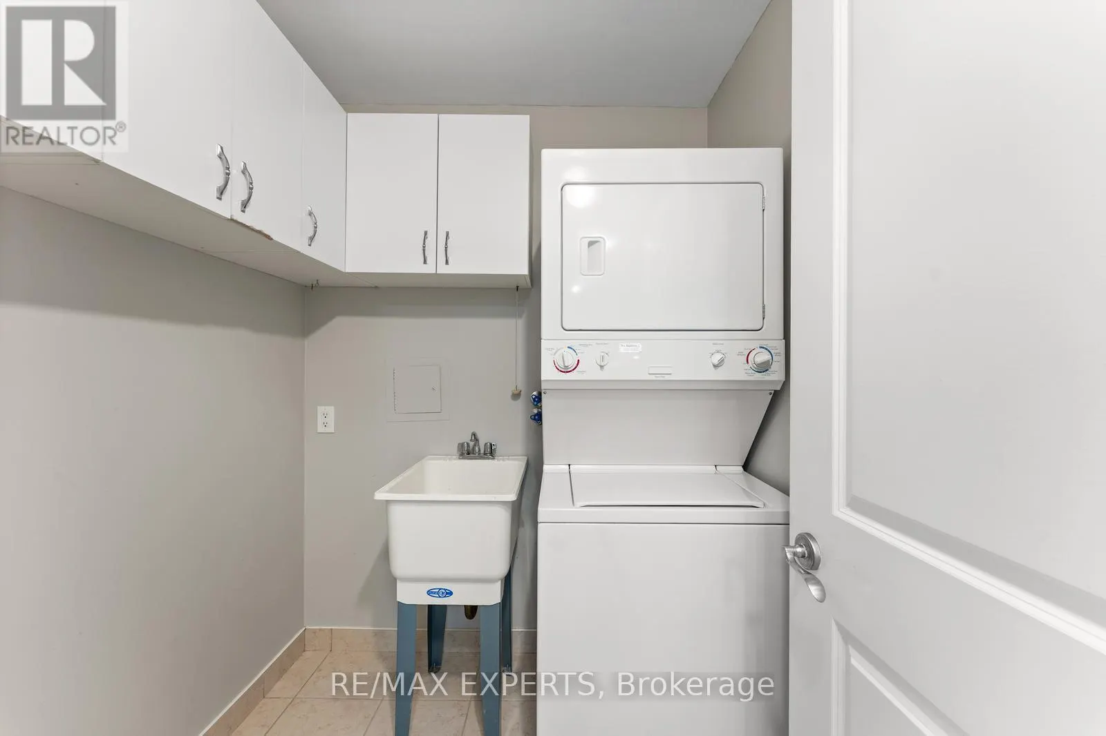 230 - 9519 KEELE STREET
