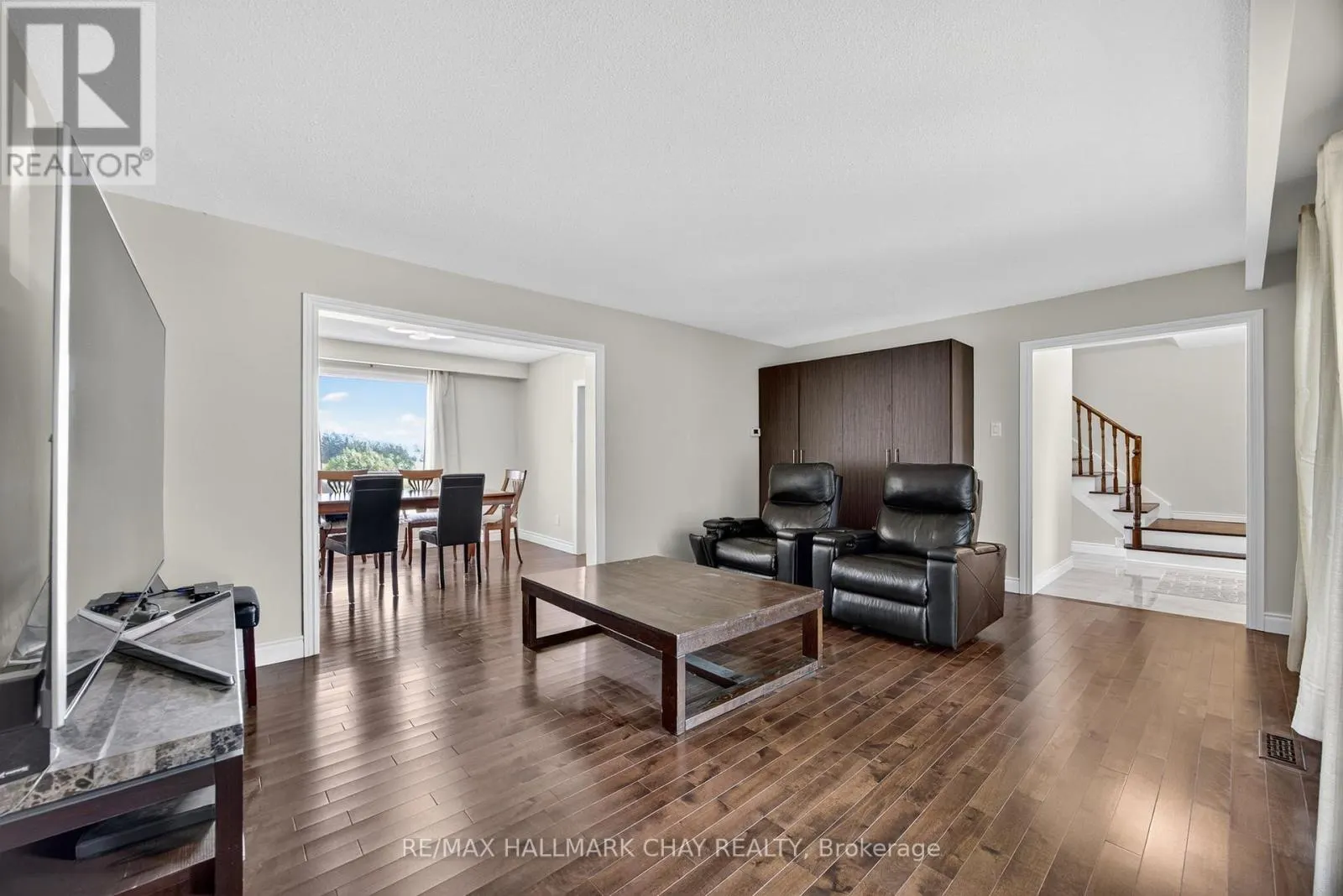3 SIMON DRIVE