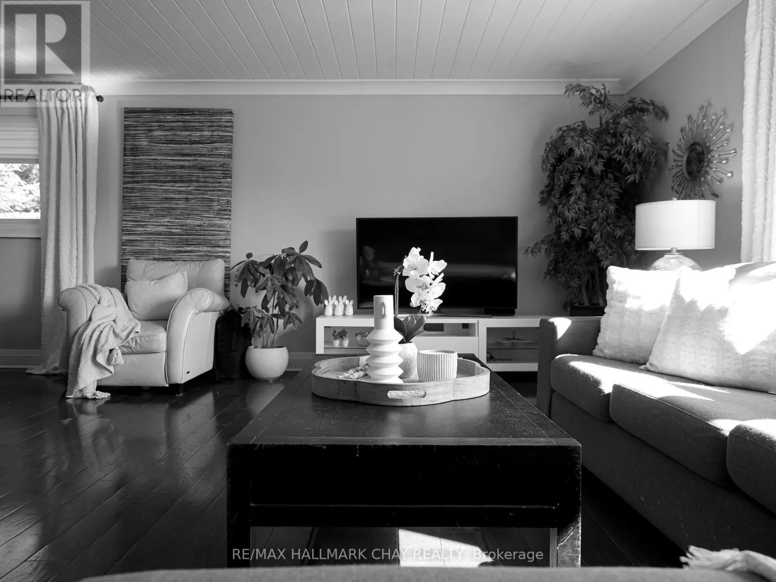 2 WILLIS DRIVE