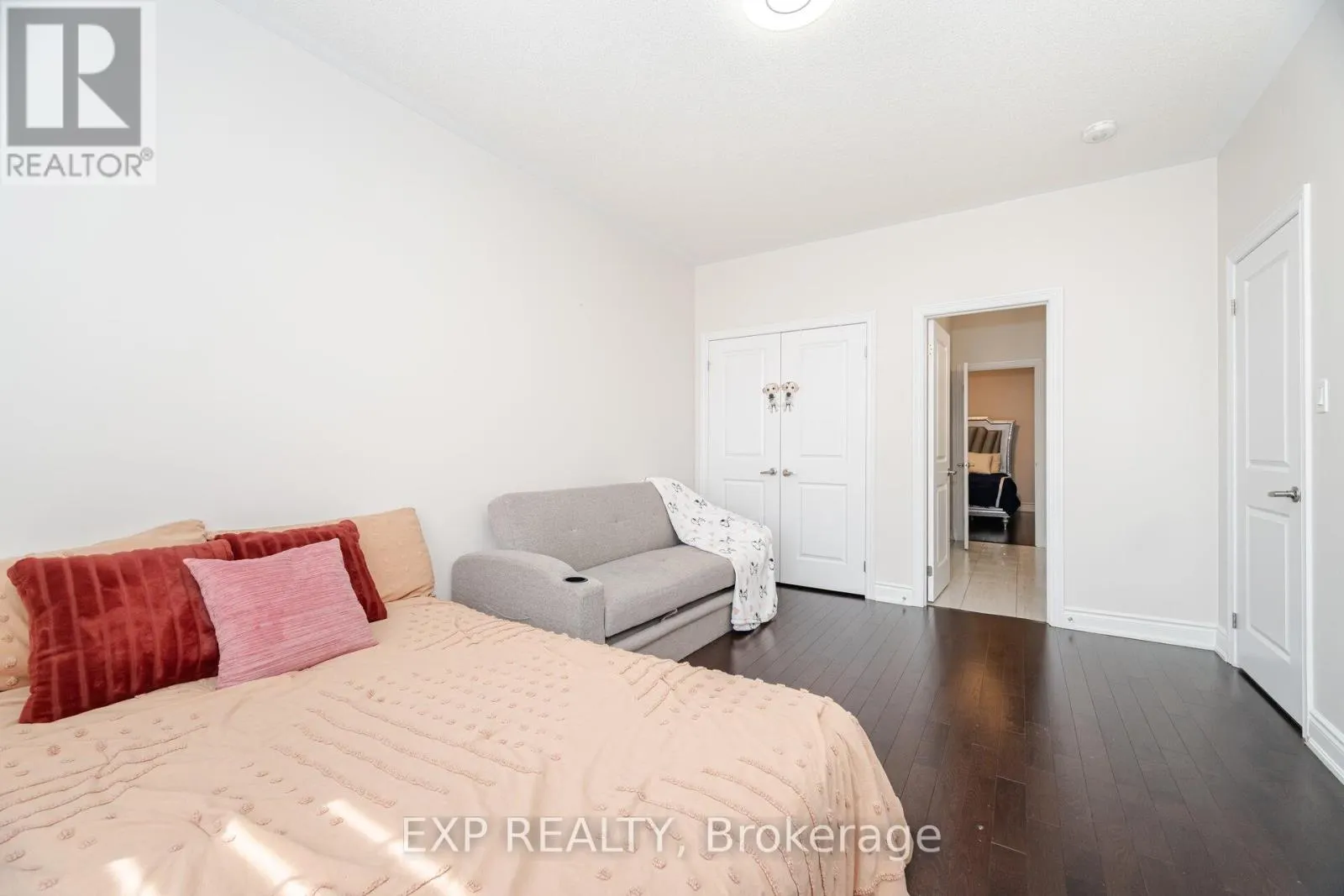 78 GALLANT PLACE