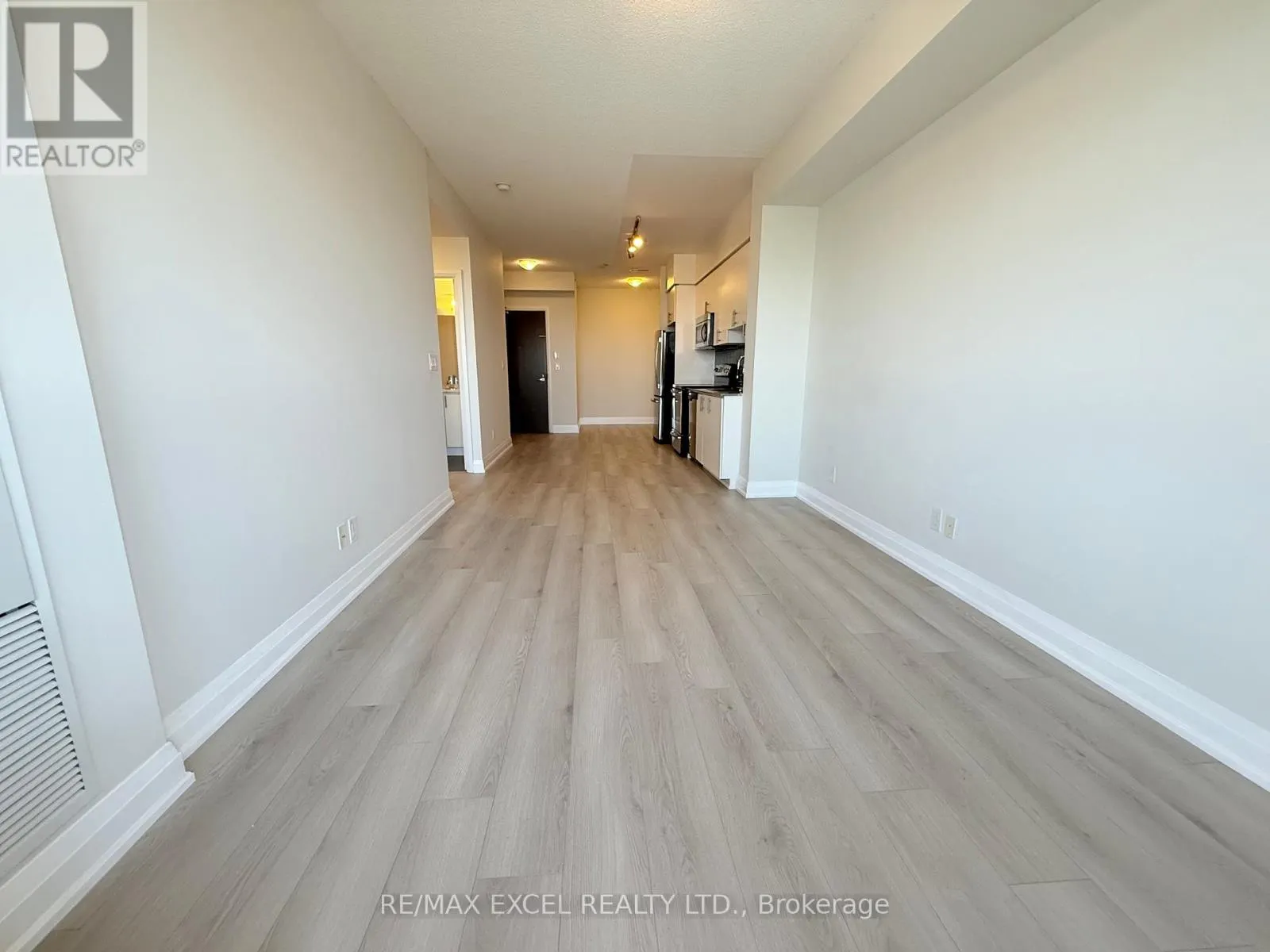 2602 - 7171 YONGE STREET