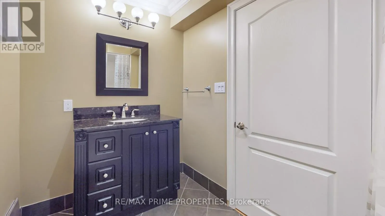 17 RAINTREE CRESCENT