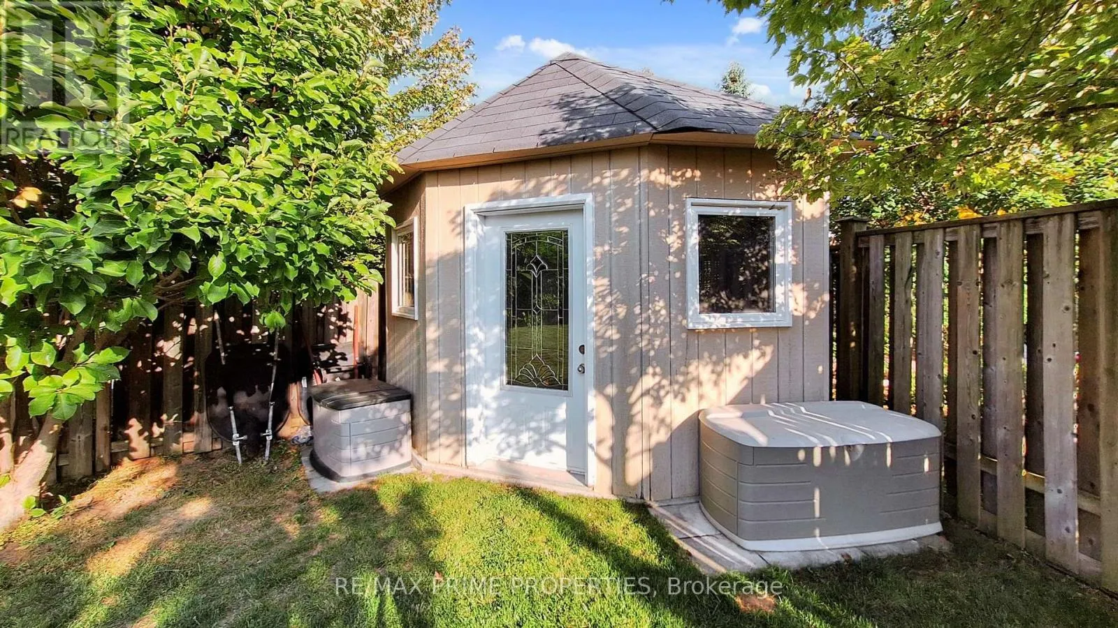 17 RAINTREE CRESCENT