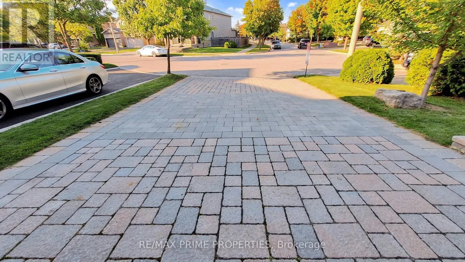 17 RAINTREE CRESCENT