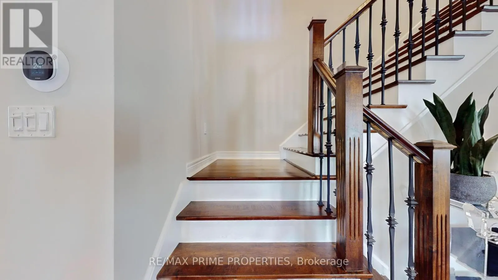 17 RAINTREE CRESCENT