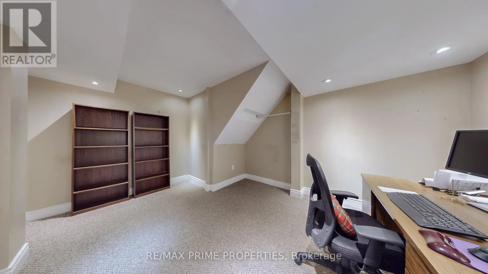 17 RAINTREE CRESCENT