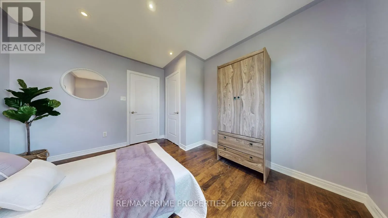17 RAINTREE CRESCENT