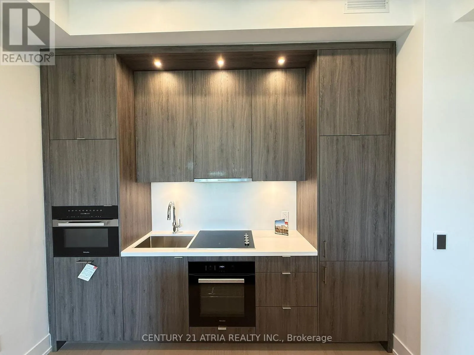 302 - 397 ROYAL ORCHARD BOULEVARD