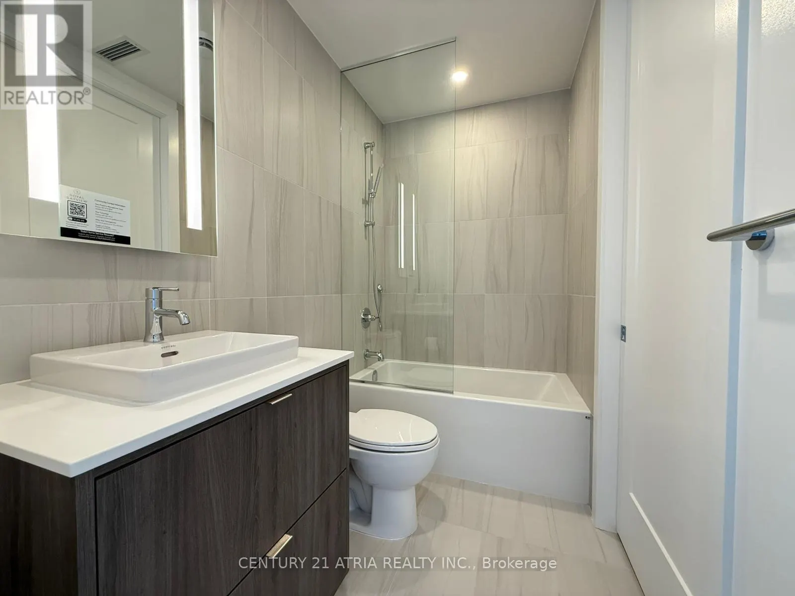 302 - 397 ROYAL ORCHARD BOULEVARD