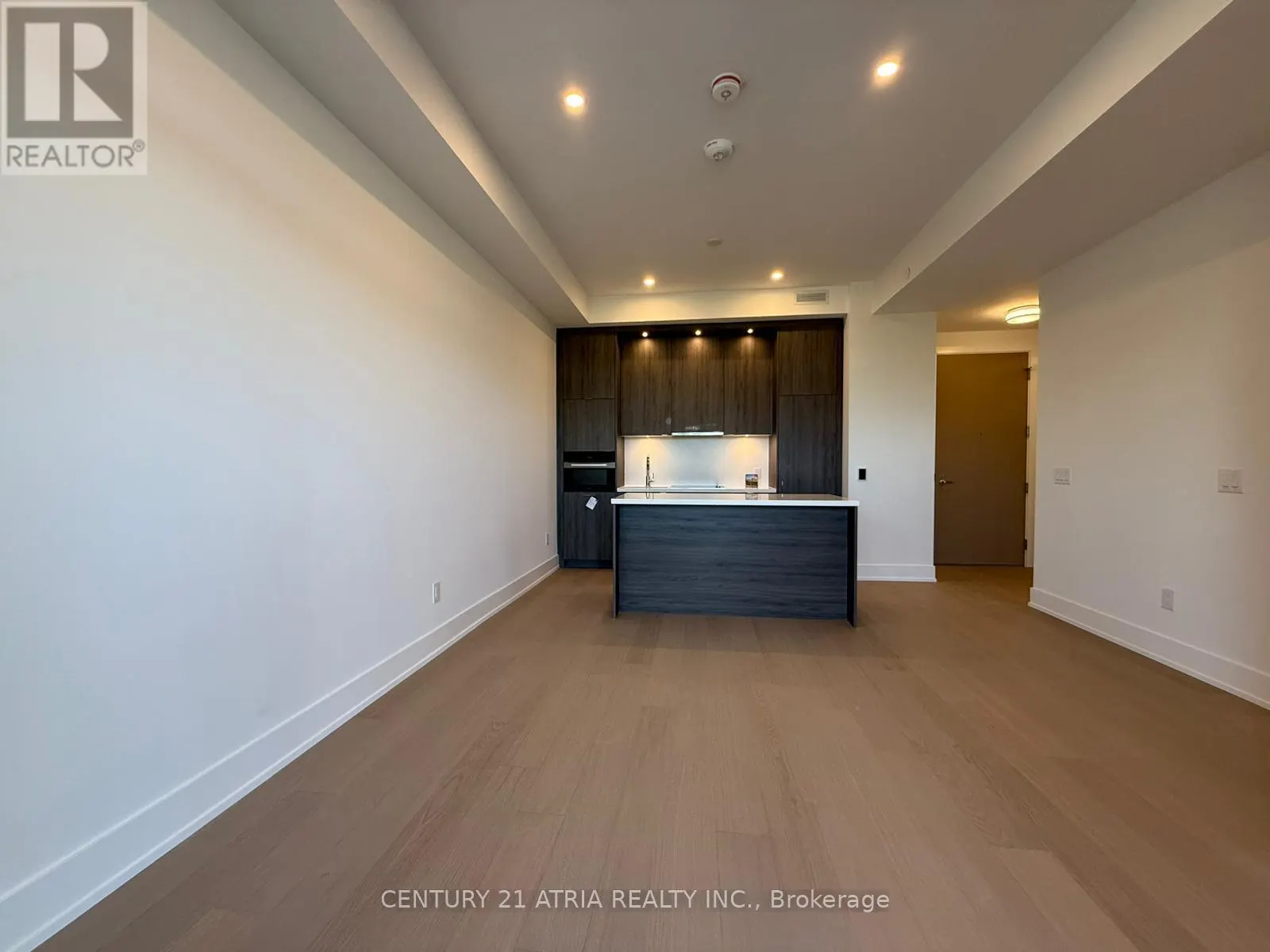 302 - 397 ROYAL ORCHARD BOULEVARD