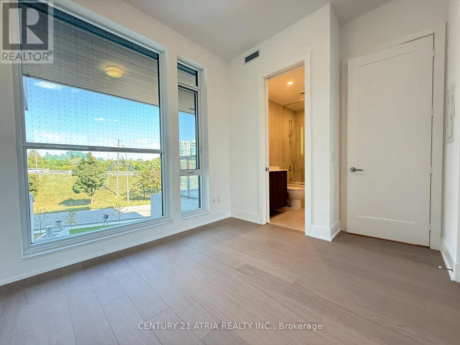 302 - 397 ROYAL ORCHARD BOULEVARD