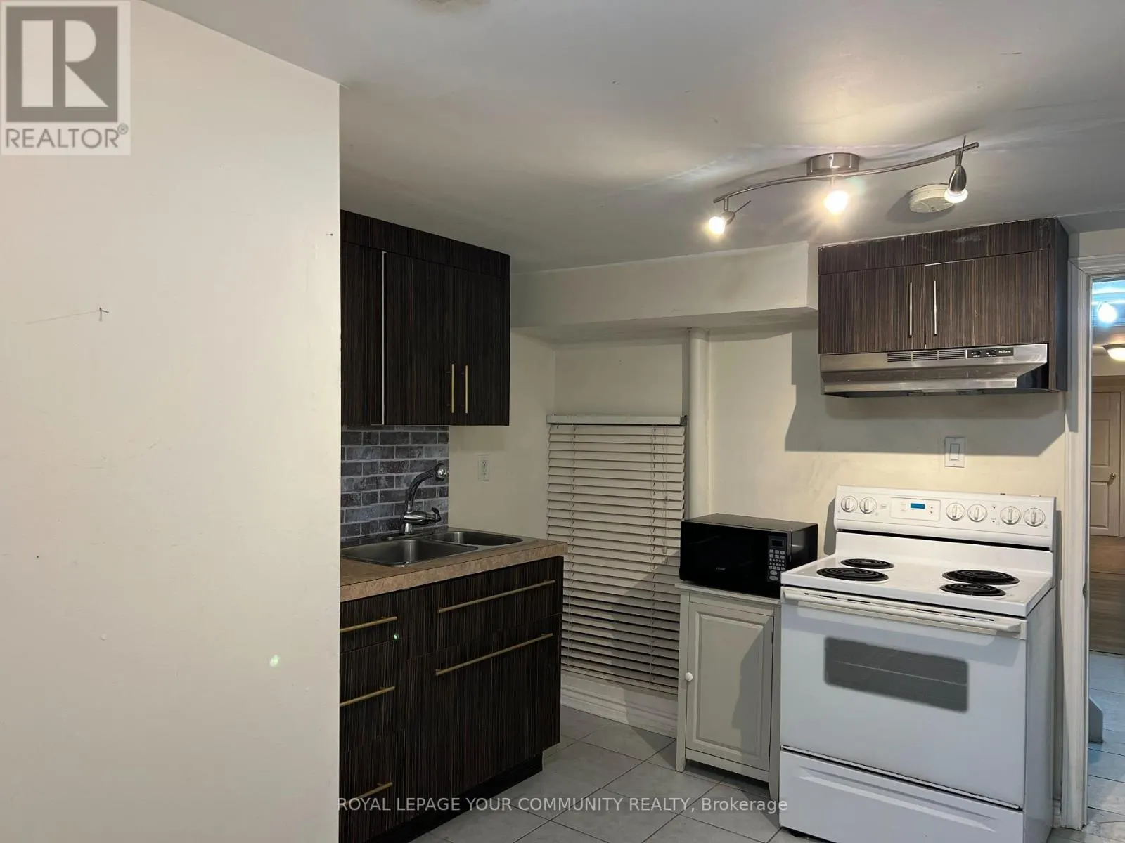 78 MEADOWVIEW AVENUE