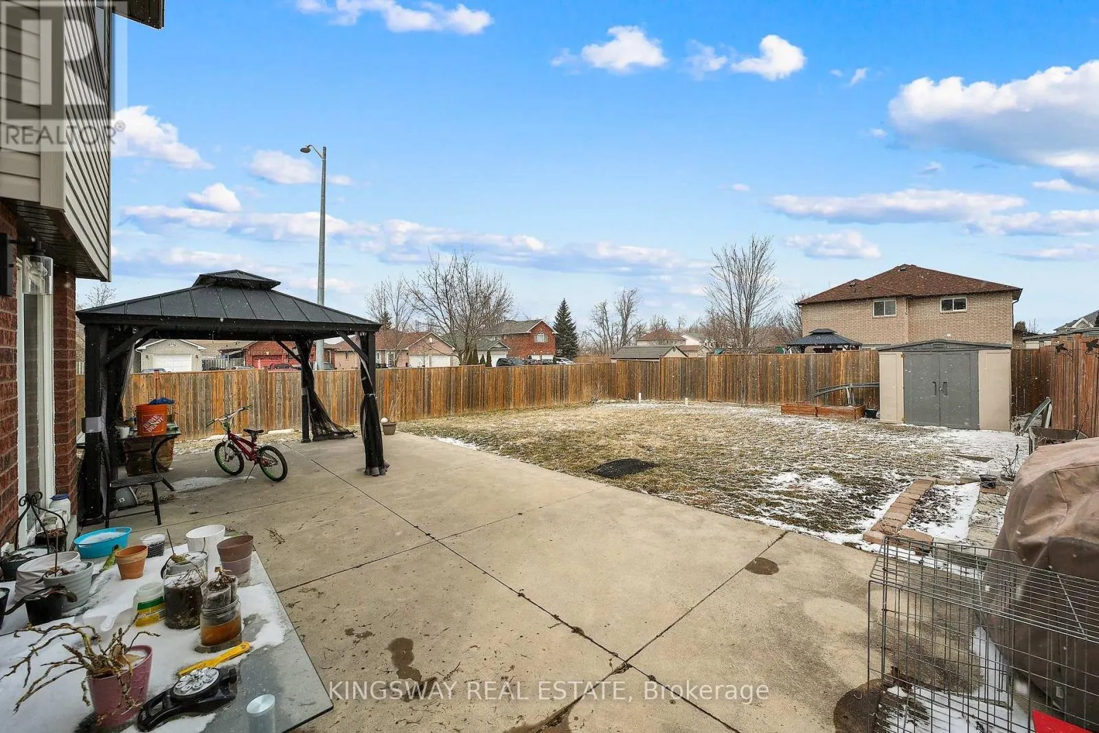 1139 ORIOLE CRESCENT